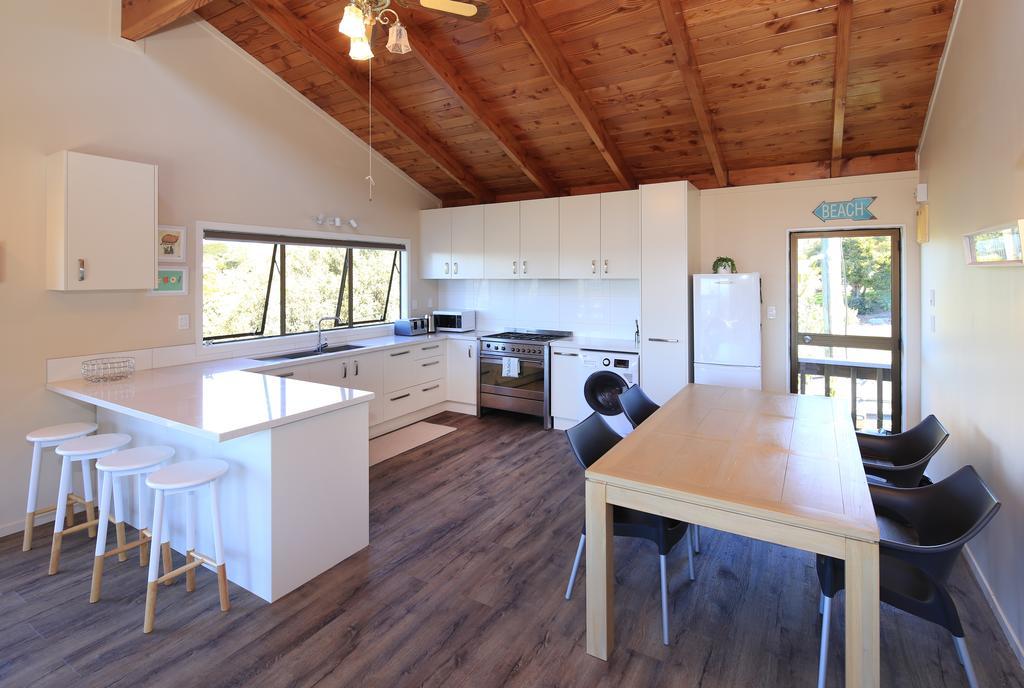 Church Bay Views - Stay Waiheke Oneroa Exterior photo